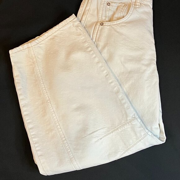 We the Free Barrel White Washed Barrel Jeans (Size 26) - Picture 14 of 16
